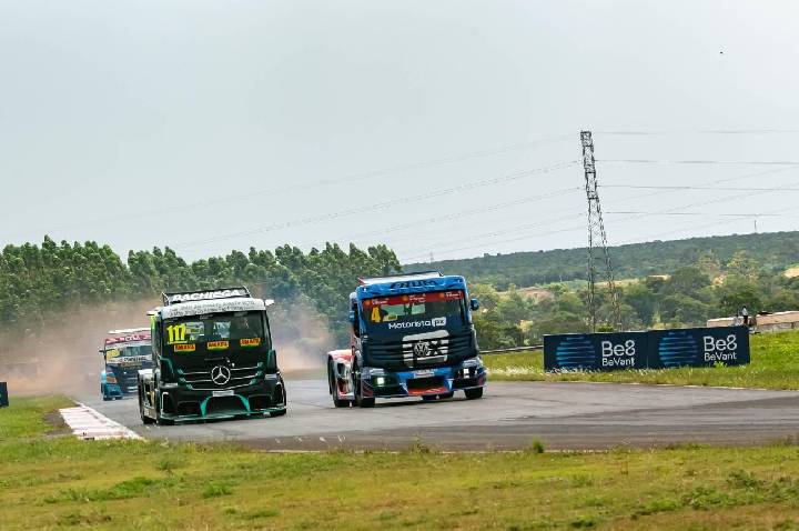 Ação da Be8 troca óleo de cozinha usado por ingresso para assistir a Copa Truck Be8 BeVant® em Santa Cruz do Sul (RS)