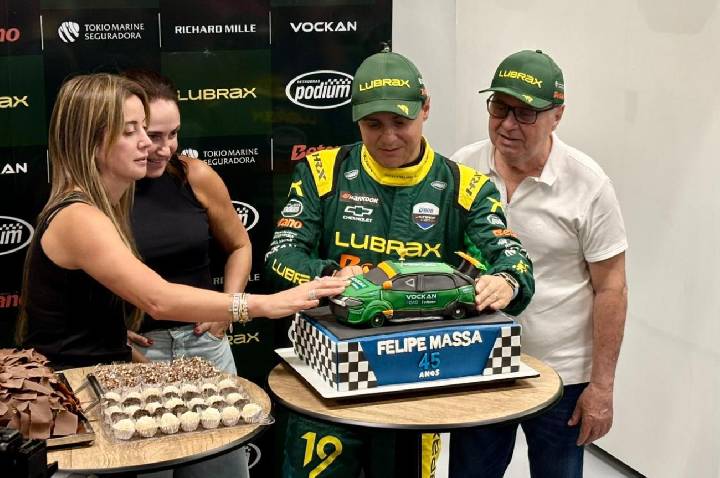 Aniversariante do dia, Felipe Massa vai largar em segundo na corrida sprint em Interlagos