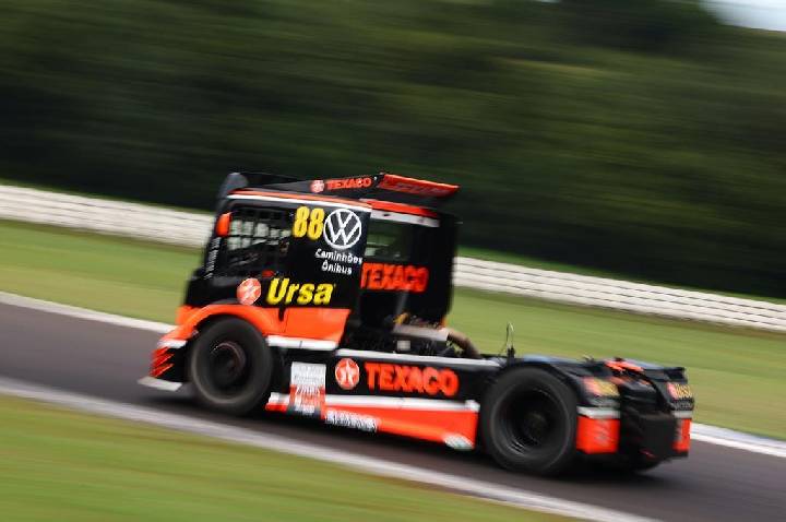 Beto Monteiro conquista pódio em Cascavel e segue líder da Copa Truck