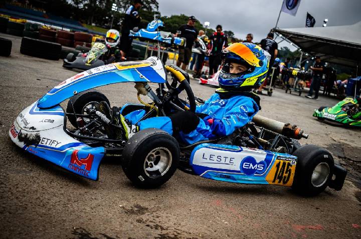 Carlinhos Renaux foca na disputa do Campeonato Sul-Americano de Kart no Rio Grande do Sul