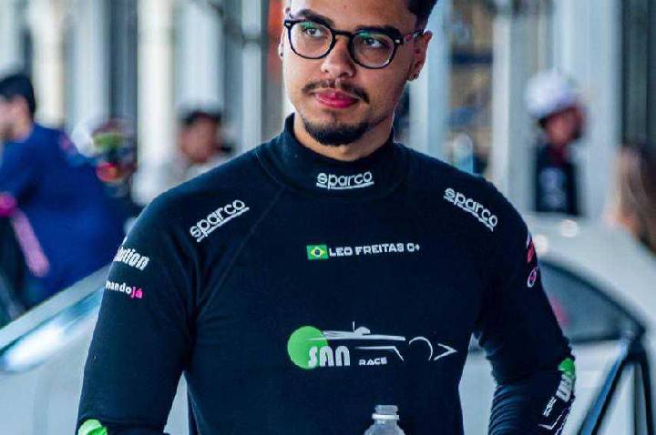 Com novo layout, Leo Freitas retorna à Fórmula e-Volution com pódio em Interlagos