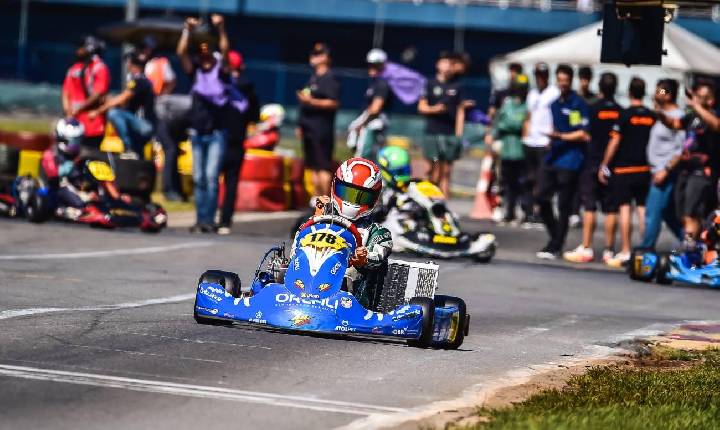 De Blumenau para o topo: Otto Machado brilha em Interlagos e entra na disputa pelo título da Copa São Paulo Light