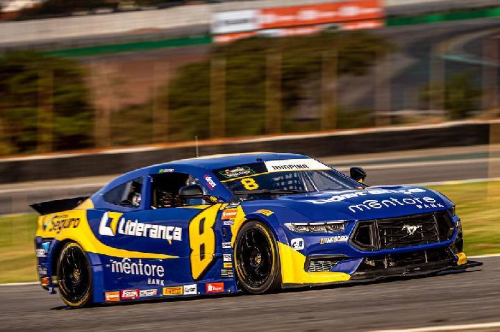 De último ao pódio, Alfredinho Ibiapina supera dificuldades na Nascar Brasil