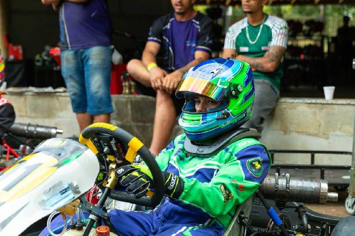 Dudu Lopes está em 7º na classificação geral da F4 Júnior no Campeonato San Marino de Kart 