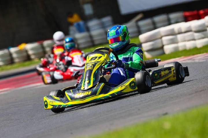 Dudu Lopes mantém consistência na 3ª etapa do Campeonato San Marino e segue no top 5 da F4 Júnior