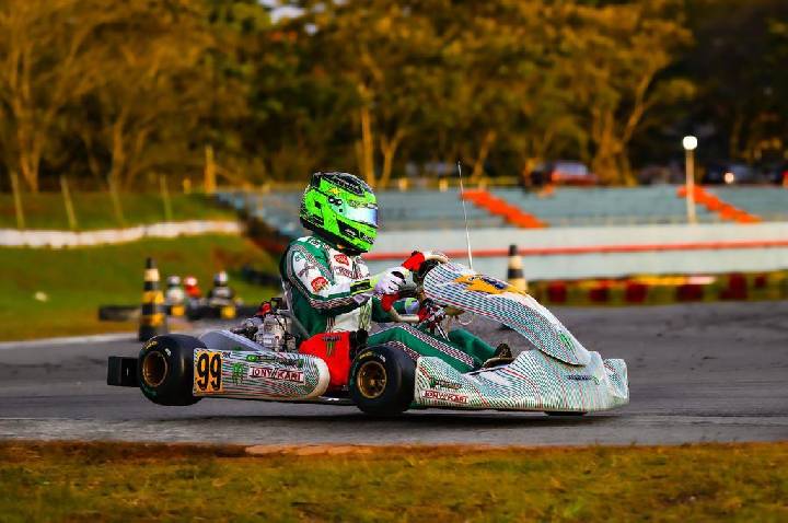Dudu Pagliaro brilhou na 5ª etapa da Copa São Paulo Light de Kart e assumiu a liderança na OK-N Rooki