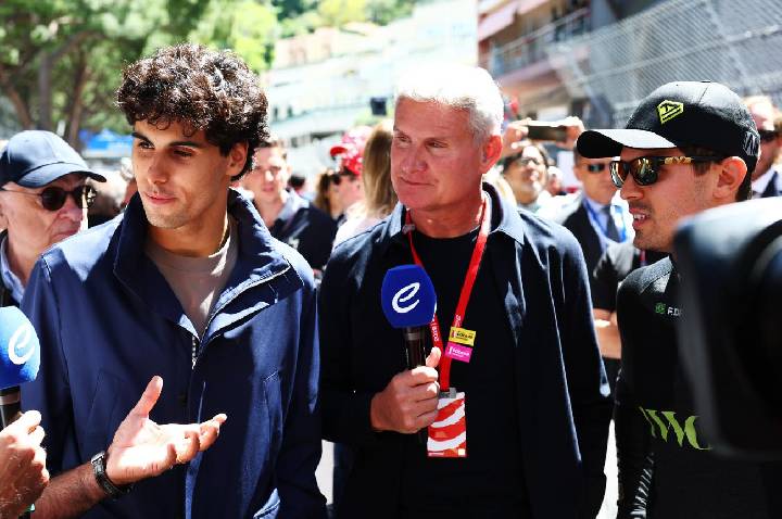 Encabeçada por Gabriel Bortoleto e Lando Norris, comitiva da Fórmula 1 em Mônaco se impressiona com carro elétrico GEN4