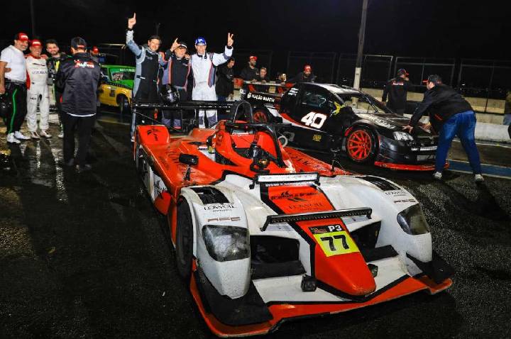 Equipe Itapira Racing no pódio da Londrina Speed Fest