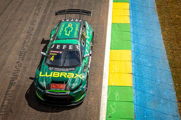 Felipe Massa é o mais rápido desta sexta em Goiânia
