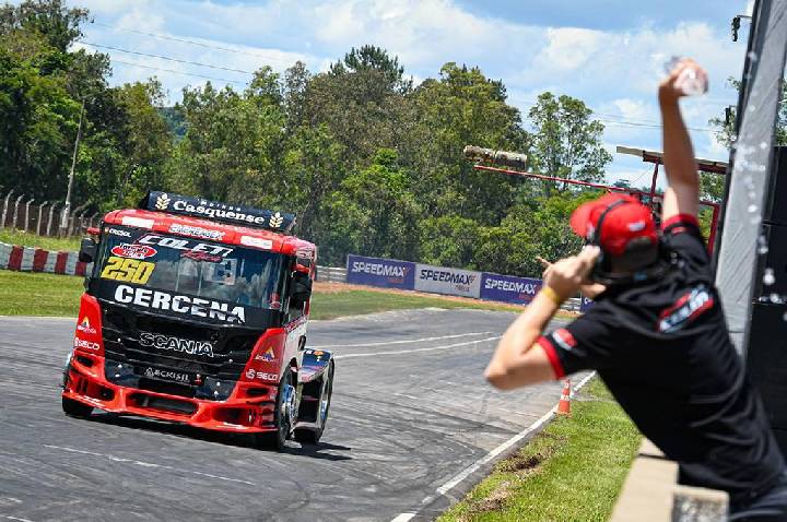 Fórmula Truck tem vitória de Diego Collet de ponta a ponta na categoria F-Truck