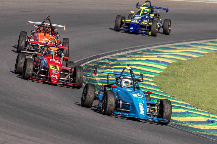 Interlagos entrega etapa intensa da Fórmula 1600 com vitórias distintas e protagonismo dividido entre as divisões