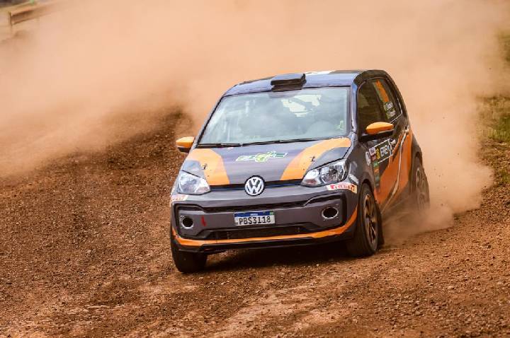 Irmãos Klimaczewski defendem liderança do Brasileiro de Rally em Estação