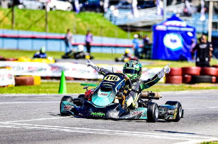 Isaac Mastella garantiu 2º lugar e pódio na Copa São Paulo Light de Kart e comemorou seu melhor resultado no campeonato