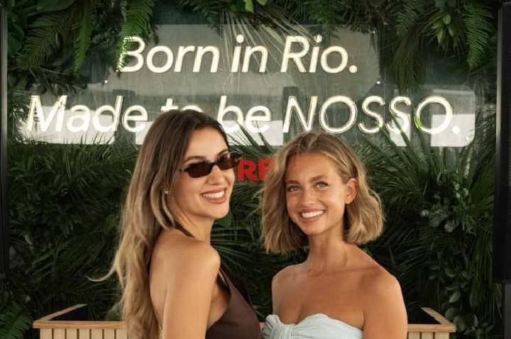 Margarida Corceiro, atriz e namorada de Lando Norris, vê de área VIP brasileira a classificação do piloto no GP de Miami