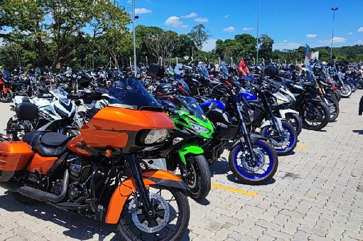 Megaencontro de Motos, de Porsches e modelos da Ford movimentam o Parque Dream Car de São Roque neste final de semana