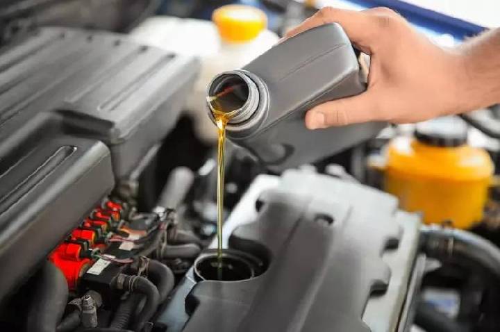 Menzoil renova portfólio e aposta na especificação API SQ para liderar mercado de lubrificantes em 2026