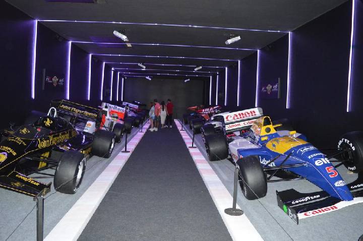 Museu da F1: ambiente temático do Parque Dream Car de São Roque (SP) emociona fãs ao recriar a sensação de uma corrida de verdade