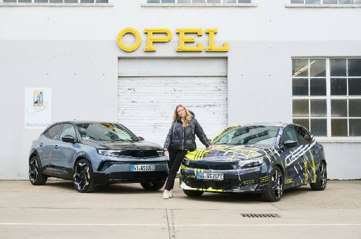 Opel anuncia alemã Sophia Flörsch como piloto de testes para Temporada 13