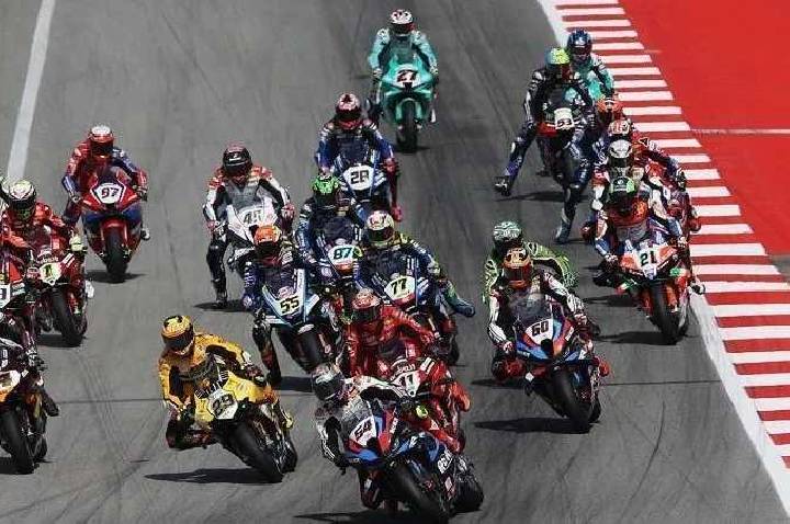 Piloto morre após acidente durante treino classificatório da Superbike