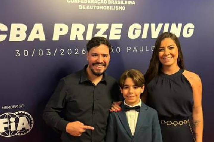 Rafael Guimarães celebra título brasileiro na cerimônia da CBA em São Paulo