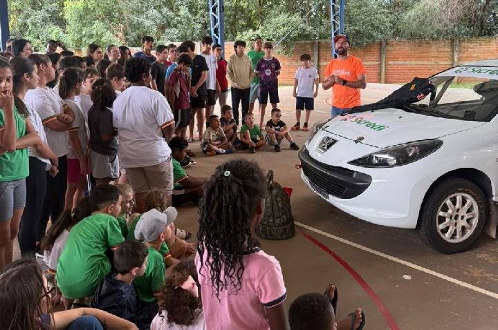 Rally Estação tem ação com alunos de escolas em três municípios