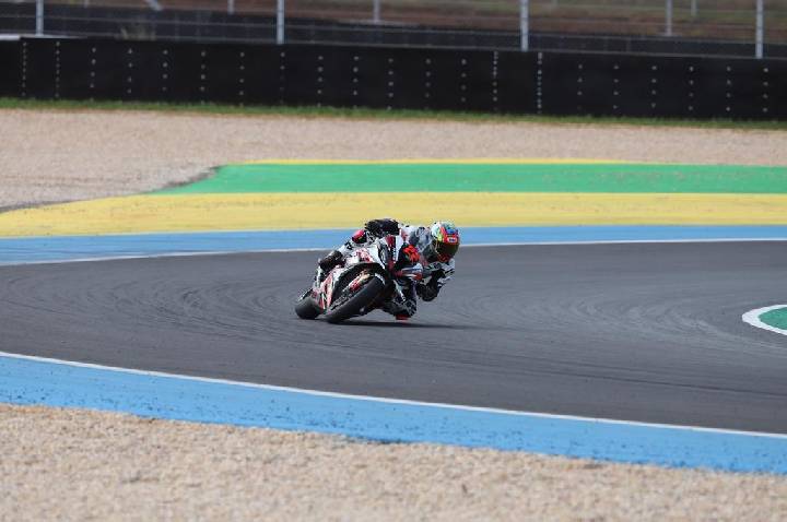 Rica Camargo vence corrida da GP Light no MOTO1000GP em Goiânia