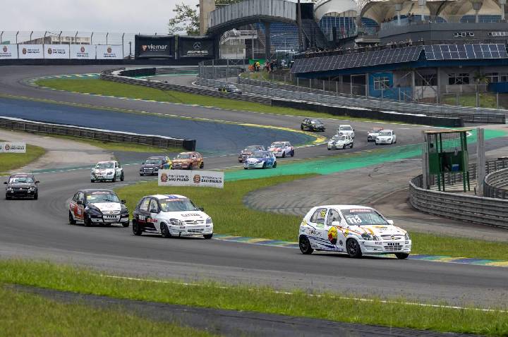 Sequência em Interlagos: João Guimarães foca em evolução na 2ª etapa da STR