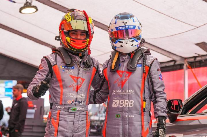 Stallion Motorsports prepara Cupra #77 para prova de 4 horas em Mid-Ohio
