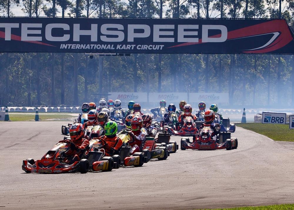 Marcelo Tortato (OK Júnior), Olin Galli (OK e KZ) e Matheus Castro (X30 Master) são os campeões do Sul-Americano
