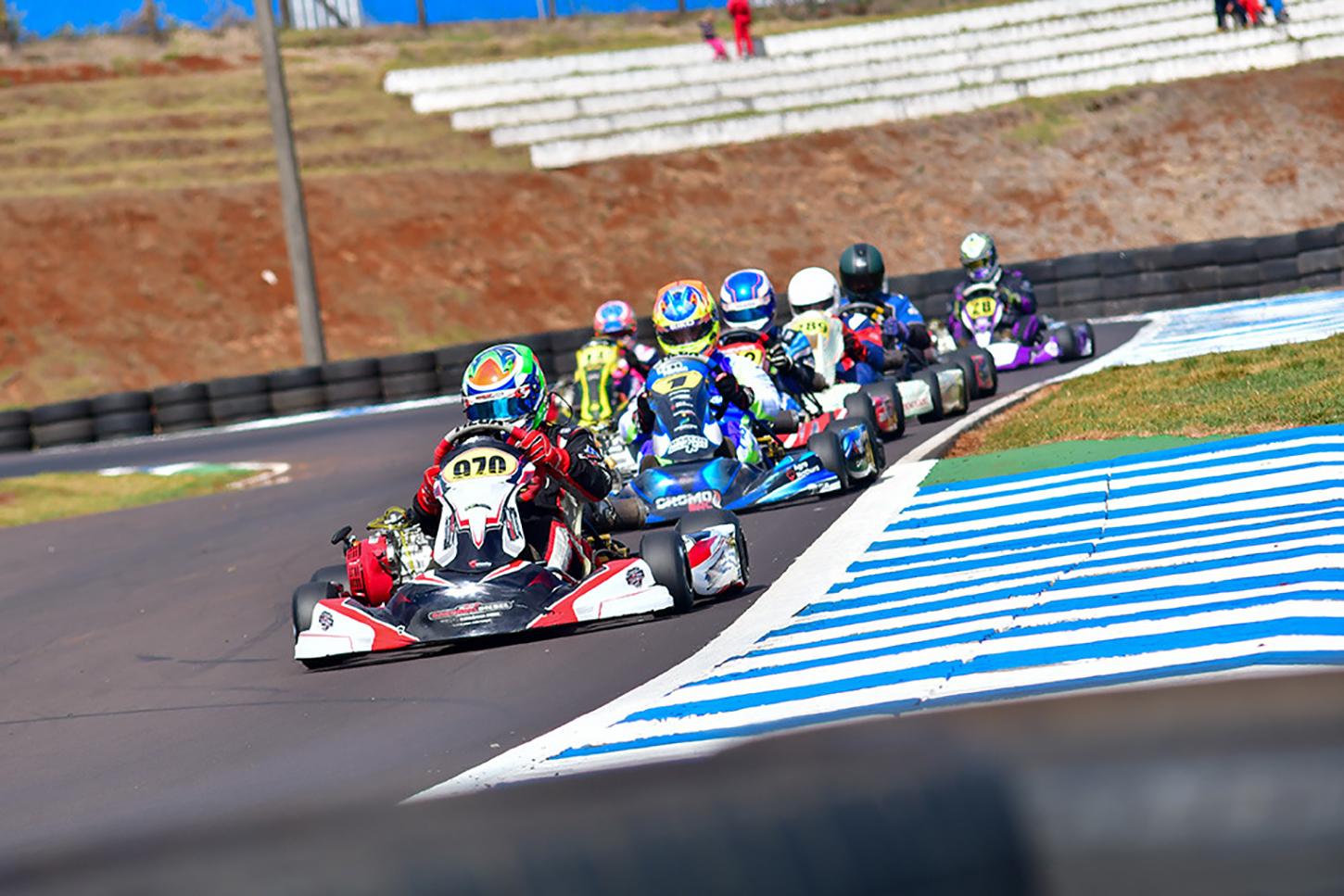 Metropolitano de Kart de Cascavel	tem provas quentes no sábado de frio