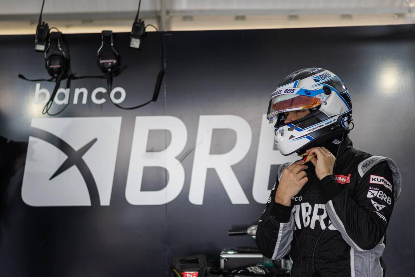 Raphael Reis termina no top 10 primeira atividade do TCR South America Banco BRB em Mercedes