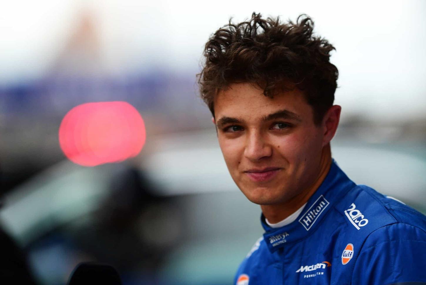 Chefe da McLaren reclama de punição a Norris por ultrapassagem em Verstappen: 'Inapropriada'