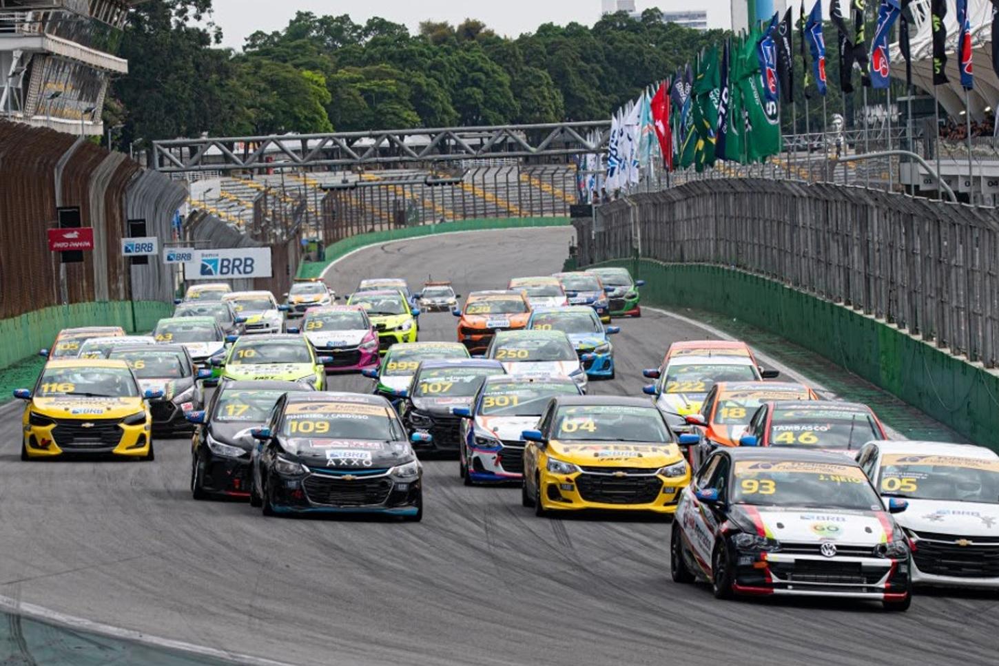 Turismo Nacional inicia Super Final com três treinos em dia movimentado em Interlagos