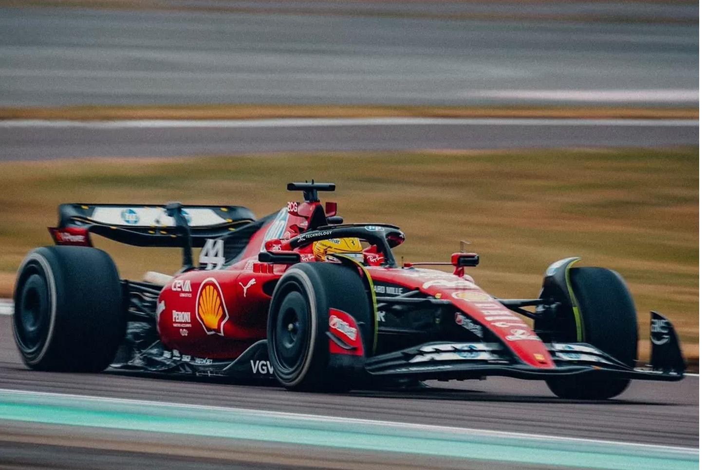 Hamilton estreia na Ferrari e descreve experiência como “uma das melhores sensações da minha vida”