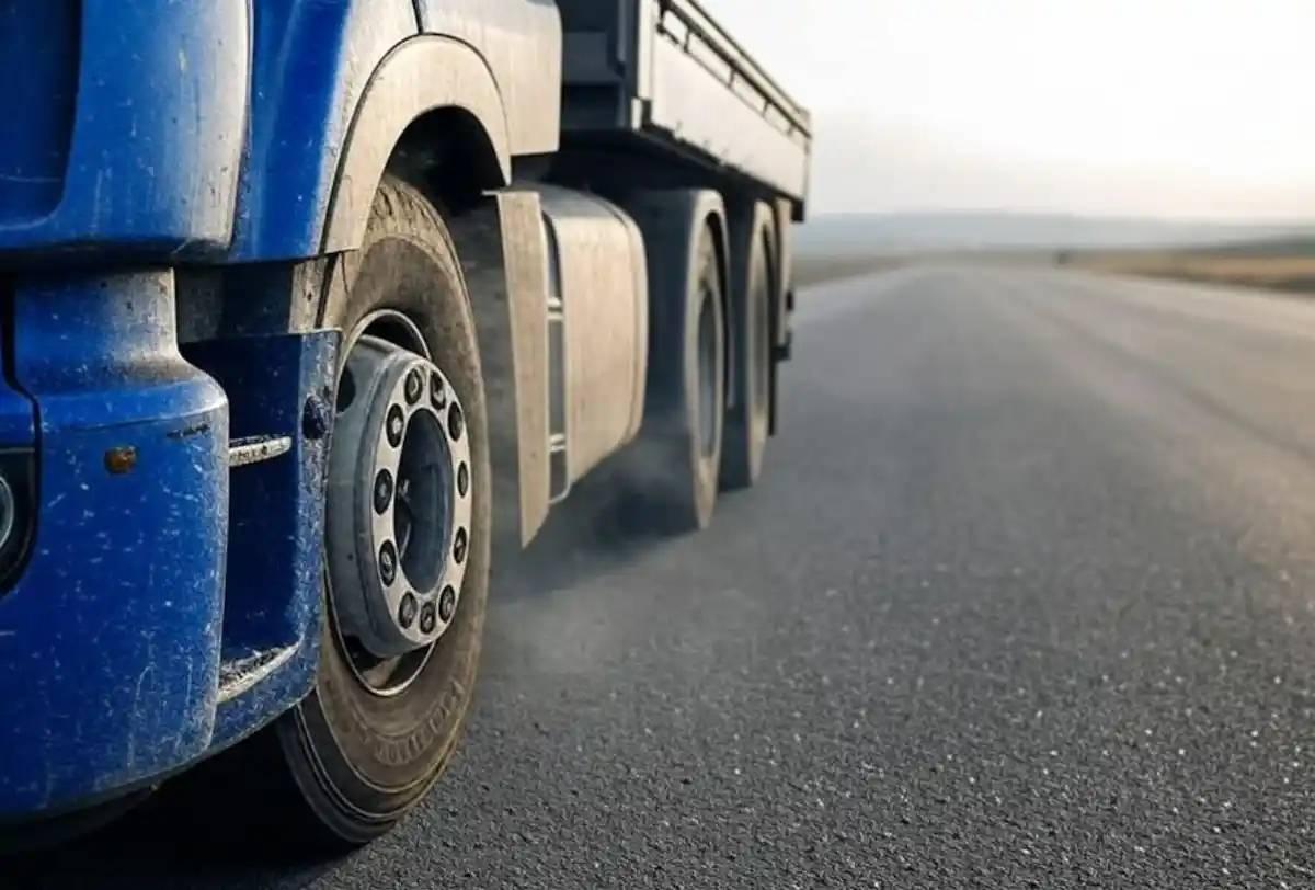 Estudo diz que as emissões dos freios podem ser mais tóxicas do que os gases de escape dos caminhões