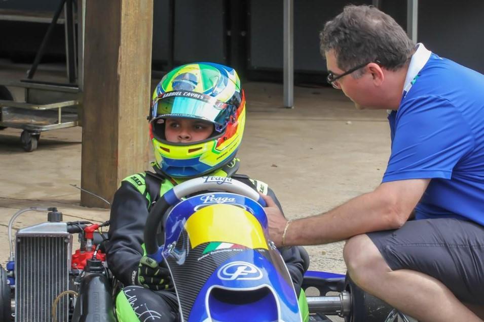 Gabriel Cayres disputa a V11 na F4 Júnior fato inédito no kart para um piloto tão novo