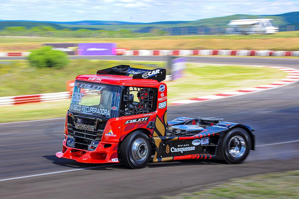 Douglas Collet mostrou a força dos gaúchos, ao ser o terceiro melhor da sexta-feira em Rivera