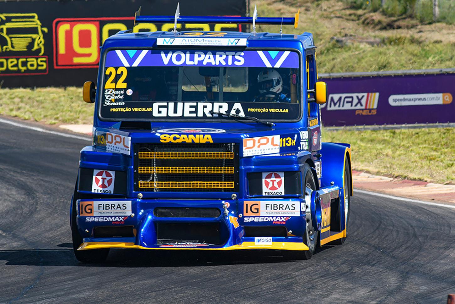 Paranaenses dominam a categoria F-Truck na Fórmula Truck com Rampon à frente