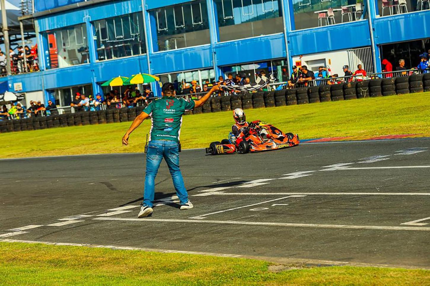 CRG deu sequência em sua preparação para o Brasileiro de Kart com quatro vitórias e quatro poles na Copa Beto Carrero