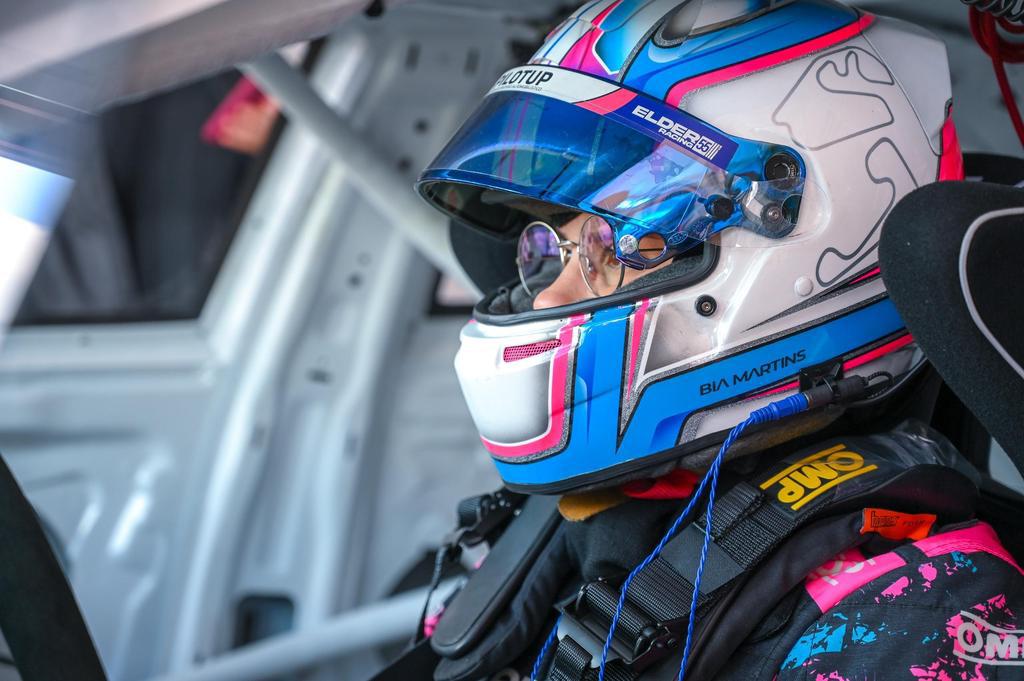 Bia Martins estreia na Turismo Nacional neste fim de semana em Interlagos