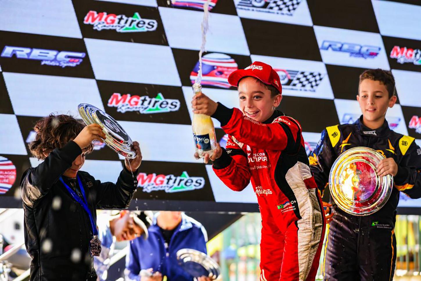 Irmãos Emerick sobem de novo ao pódio da Copa São Paulo Light de Kart, em Interlagos