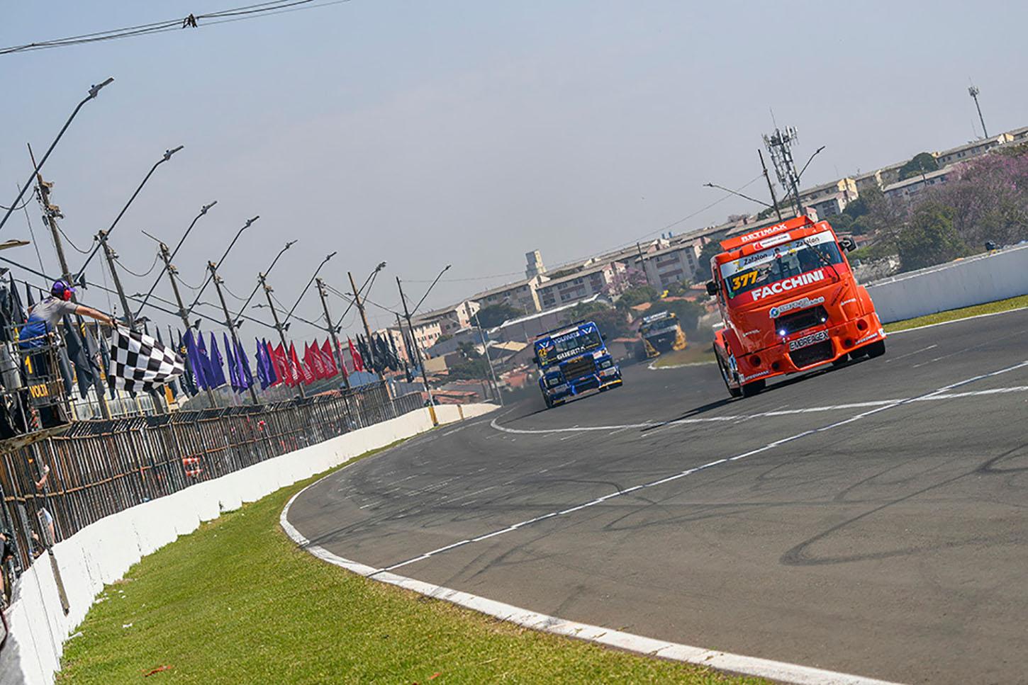 Duda Conci conquista a vitória na categoria F-Truck em Londrina