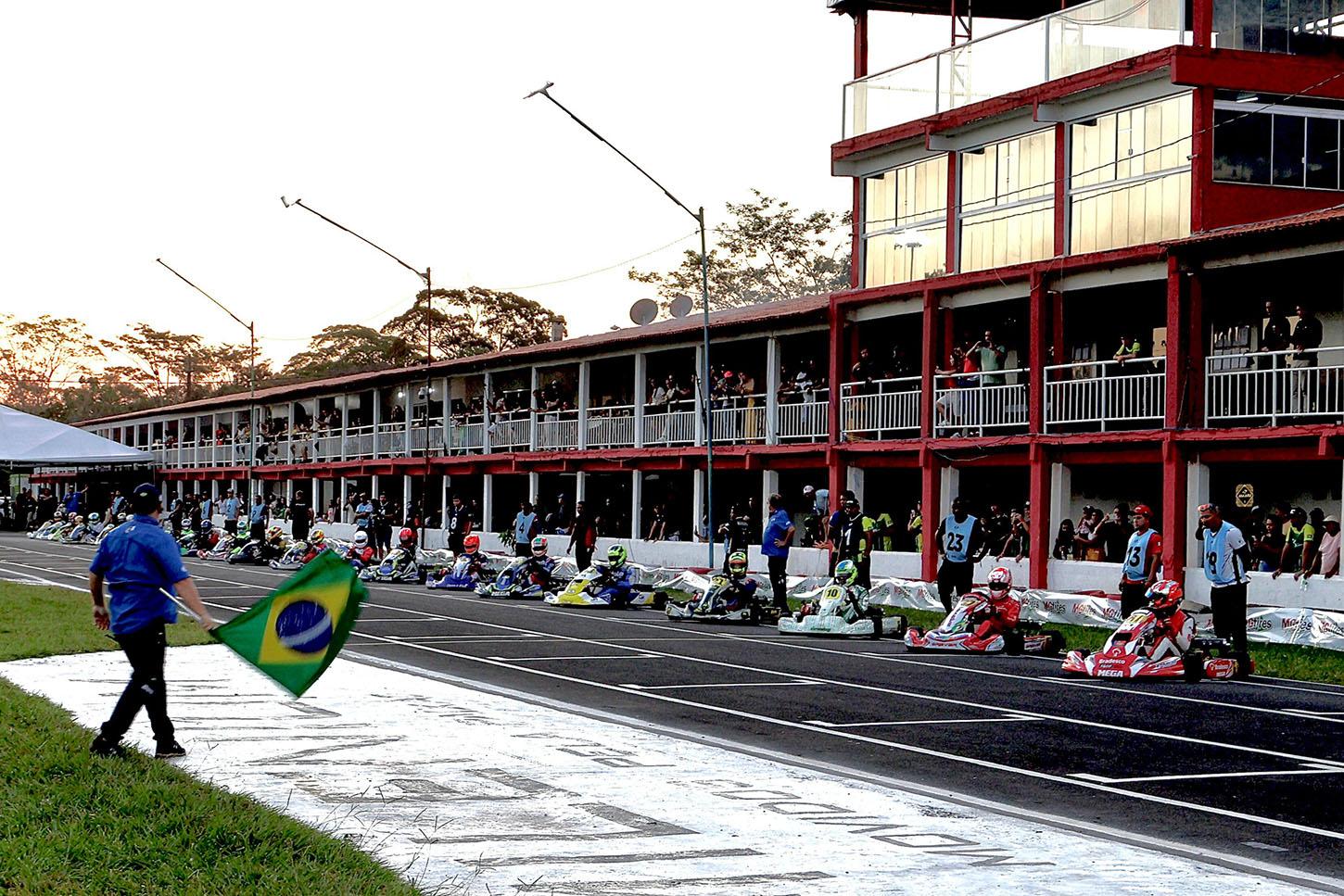 Em noite de festa em Imperatriz, Brasileiro de Kart Endurance conhece os campeões de 2025