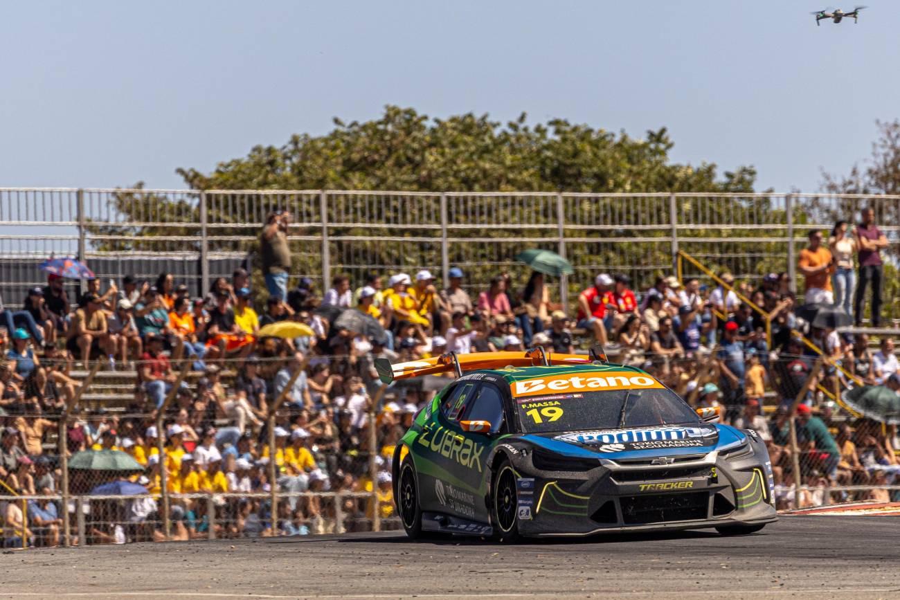 Felipe Massa é o terceiro maior pontuador da etapa de Curvelo