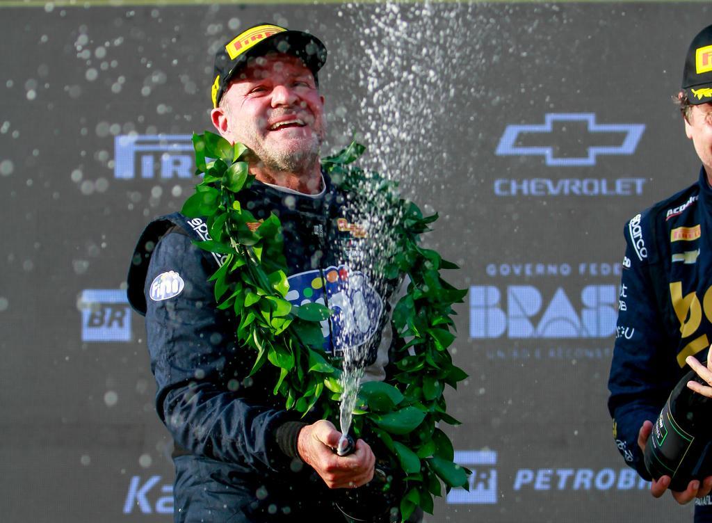 Rubens Barrichello é o campeão da NASCAR Brasil na etapa Match Point