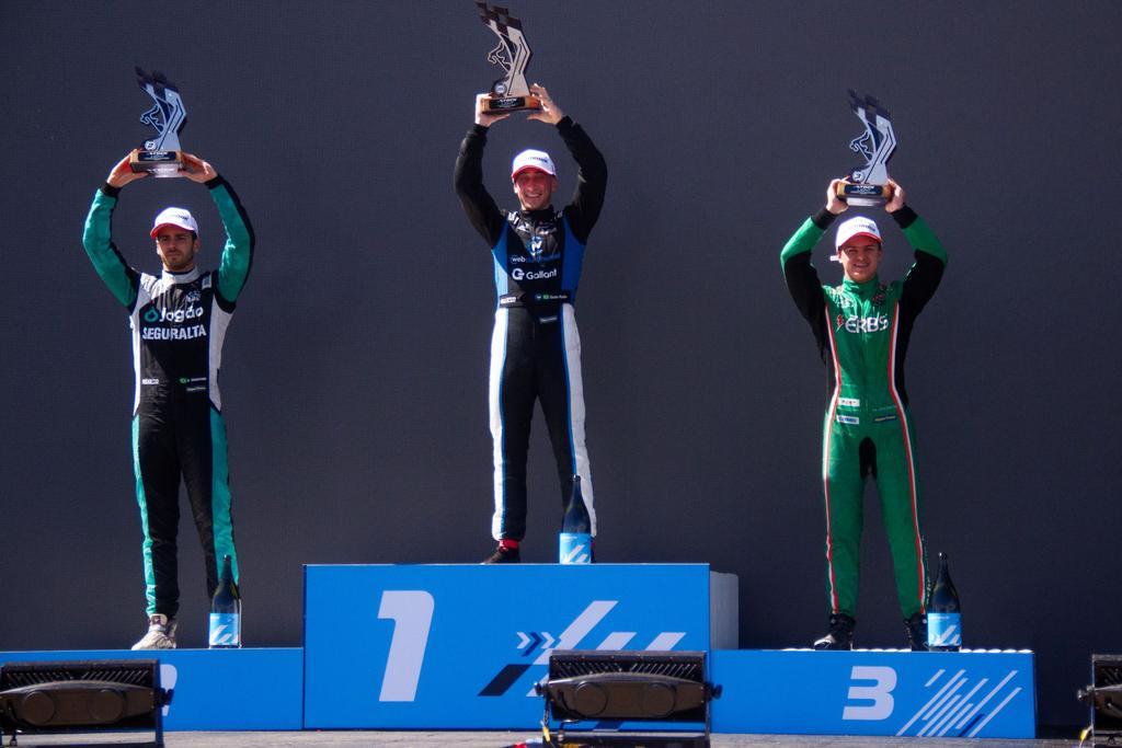 Erick Schotten volta ao pódio da categoria e conquista importante P3 no Velocitta