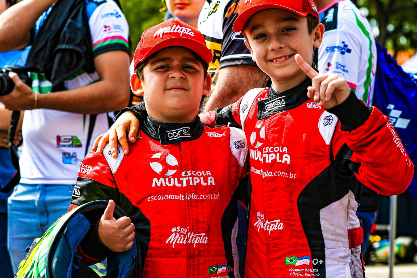 Irmãos Miguel e Joaquim Emerick voltam a disputar a V11 Cup na nova pista de Arujá