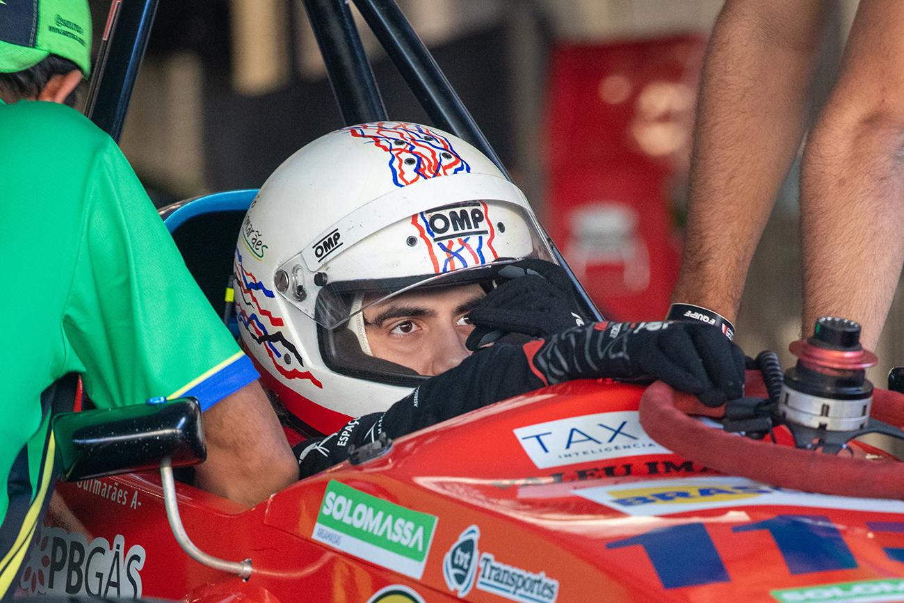 João Guimarães supera adversidades e vai a pódio na 7ª etapa da Fórmula eVolution em Cascavel