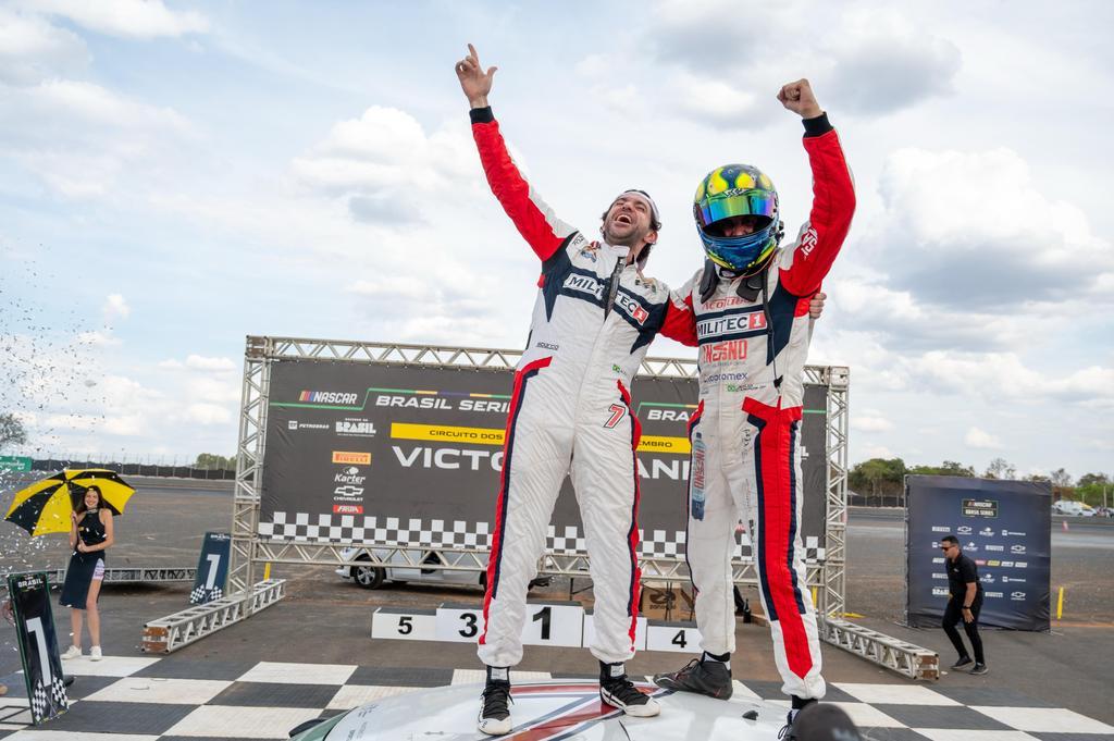NASCAR Brasil: Júlio Campos e Alex Seid vencem as 100 voltas no oval de Curvelo