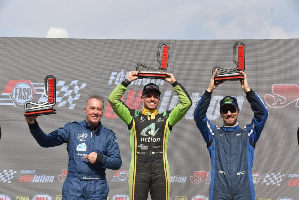 Rookies brilham na estreia da categoria em Cascavel